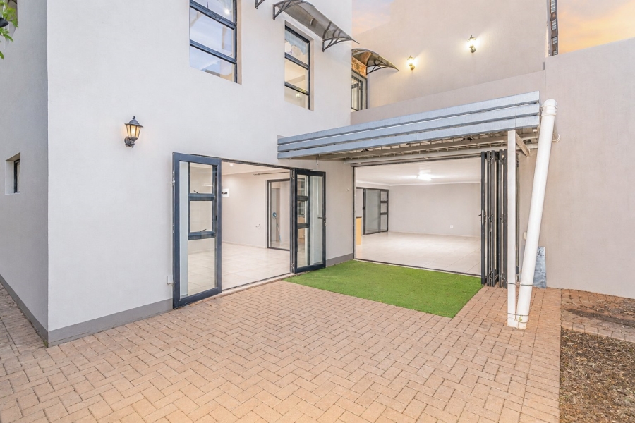 3 Bedroom Property for Sale in Magalies Golf Estate North West